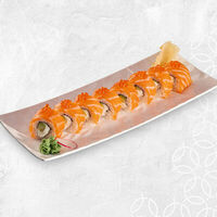 Ролл Филадельфия с красной икрой в Река Море