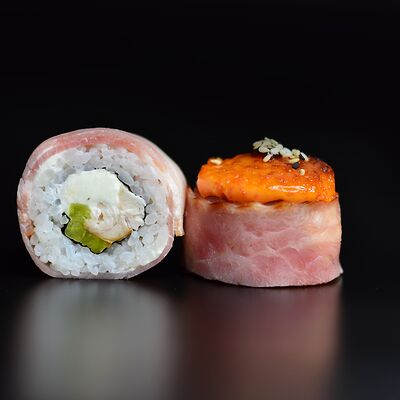 Запеченный с бекономв Sushi Kent по цене 607 ₽