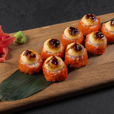 Ролл запеченный лосось в Soju по цене 900 ₽