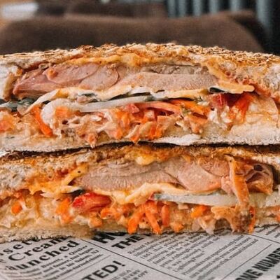 Московский гамбургер в булочке в Жар по цене 479 ₽