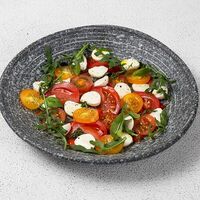 Карпаччо из сыра моцарелла в Pasta Uno