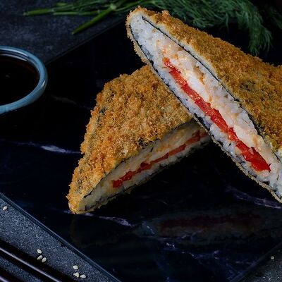 Темпура сэндвич с креветкойв Takara по цене 410 ₽