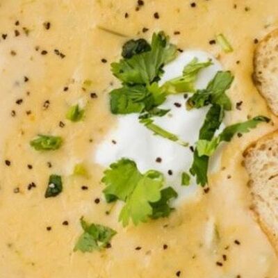 Суп сырный с гренками в Великолепный век по цене 280 ₽