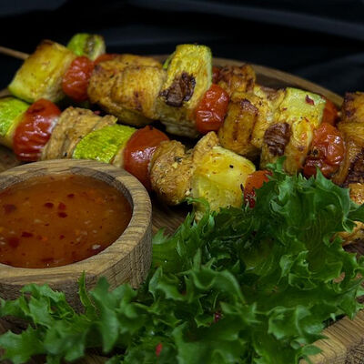 Куриный шашлычок с овощами гриль в Ostroff по цене 240 ₽