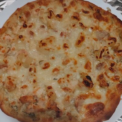 Пицца копчёная Курица-ананасв Коптим и Жарим по цене 330 ₽