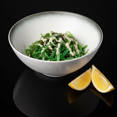 Салат чука в Бейкер суши по цене 299 ₽