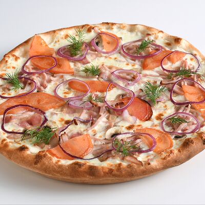 Пицца Мясная с чесночным соусомв ЧиллМил по цене 1254 ₽