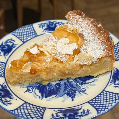 Тарт яблочно-миндальный в Муси по цене 240 ₽