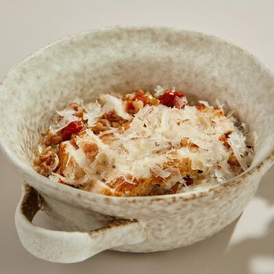 Греча с цыпленком, вялеными томатами и пармезаном в Гастробар DOM по цене 450