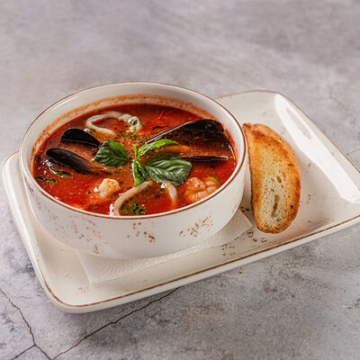 Томатный суп с креветками и мидиями в Биродром и Панчетта по цене 580 ₽