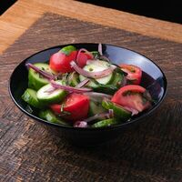 Салат из свежих овощей в Ели Сацебели