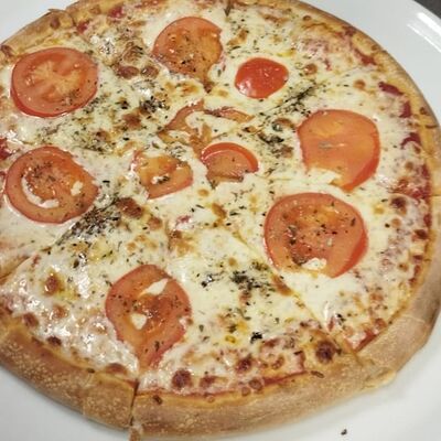 Пицца Маргарита в Малибу по цене 575 ₽