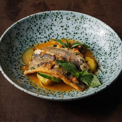 Филе сибаса с цукини, томатами и базиликомв Doge по цене 1230 ₽