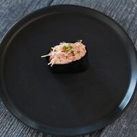 Гункан Снежный краб в Is Ku Sushi Ramen Bar