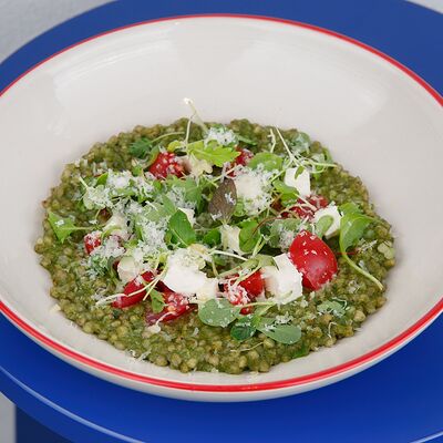 Зеленая гречка, сыр фета, томаты, песто в Mates pizzabar по цене 1150 ₽