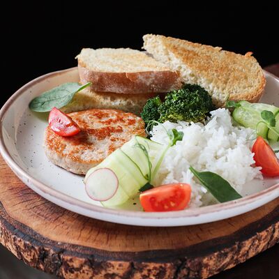 Бранч от шефа с куриной котлеткой в Настойчивость по цене 450 ₽