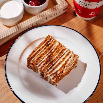 Медовик в Italiani по цене 310 ₽