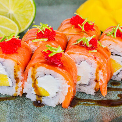 Ролл Филадельфия Манго-лайм в Луиджи & Тосё по цене 699 ₽