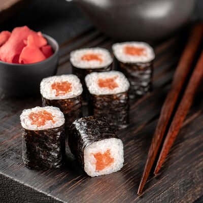 Сяке ролл в Sushi Top по цене 255 ₽