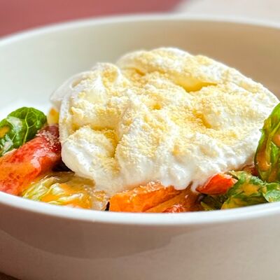 Салат с бурратой и печеным перцем в The Odi по цене 31 р.