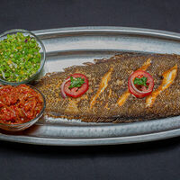 Sole frite grand et attiéké в Chez tantie Alice