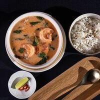 Том ям с морепродуктами в Лаванда