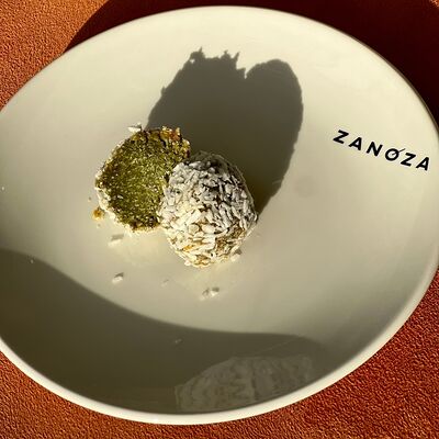 Конфета с матчей в Zanoza Kруассантерия по цене 220 ₽