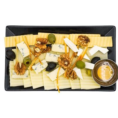 Сырная тарелка в OVERDOSE по цене 750 ₽