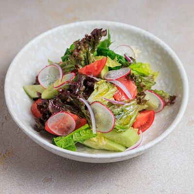 Большой овощной салат в Bocconcino по цене 1060 ₽