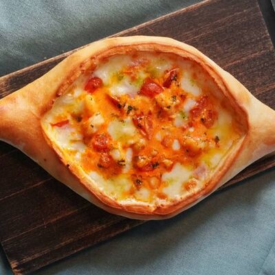 Хачапури Том Ям с креветками в Джорджия по цене 650 ₽