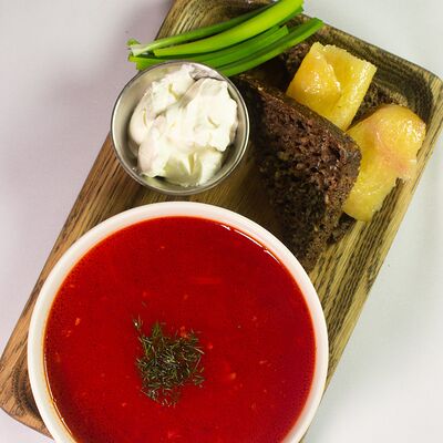 Борщ с говядиной и конским салом в APOLLO по цене 650 ₽