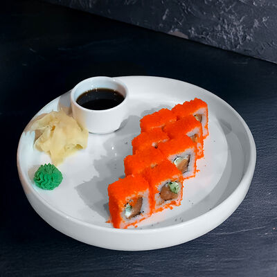 Ролл Калифорния с лососем в Berberry & ptichka по цене 650 ₽