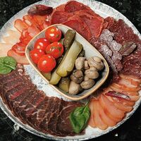 Мясное ассорти в Зун-Зан
