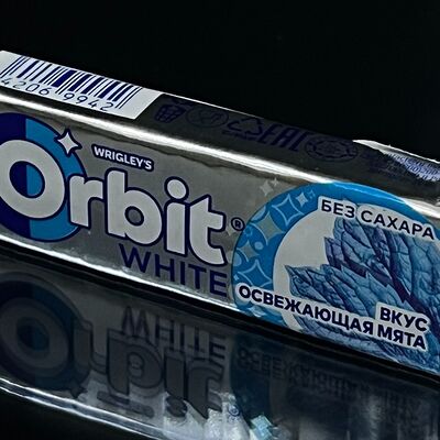 Жевательная резинка Orbit White освежающая мята в Minomi по цене 90 ₽