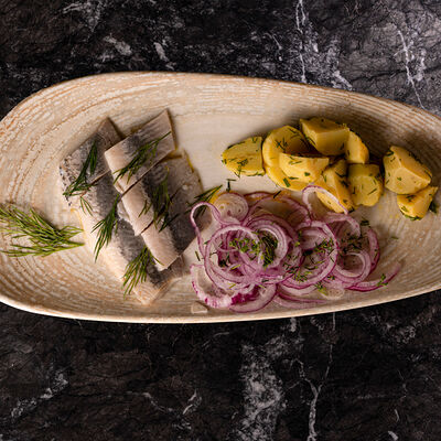 Сельдь пряного посола с картофелем бейби в Наша хвоя по цене 440 ₽