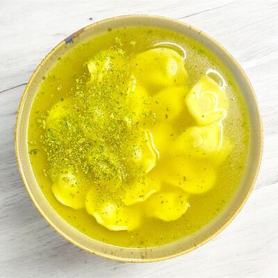 Пельмени классические с говяжьим бульоном в Вкусницца по цене 359 ₽