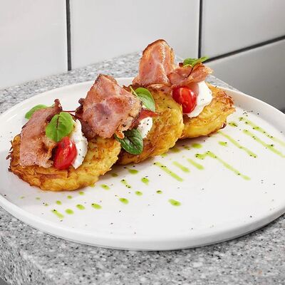 Драники с беконом в People по цене 515 ₽