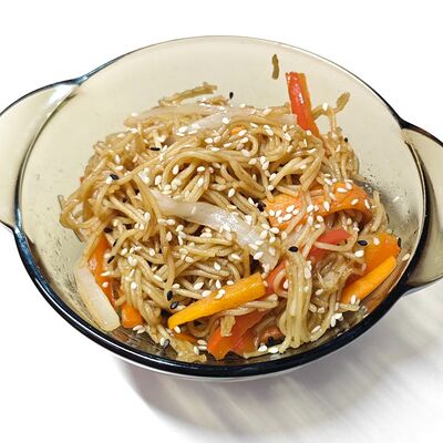 Вок Яичный с курицей в терияки в Roll Goodman по цене 399 ₽