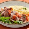 Ростбиф с овощами, трюфельным маслом и картофельным пюре в Матрешка по цене 820