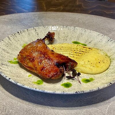 Утиная ножка конфи в Gosti по цене 929 ₽