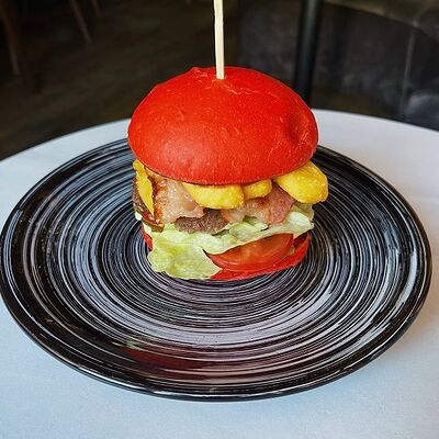 Красный бургер в Блеск по цене 490