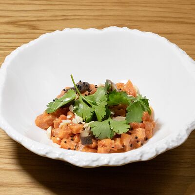 Тартар из тунца с шиитаке и кимчи в 9/18 бистро по цене 870 ₽