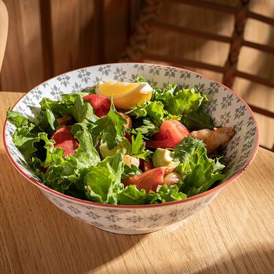 Салат с креветками и авокадо в Lali по цене 1250 ₽