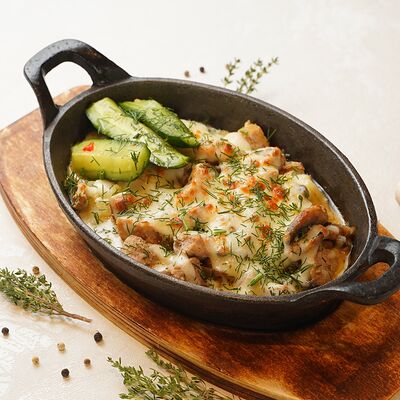 Горячая сковорода в Мама Краснодар по цене 635 ₽