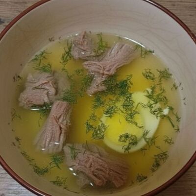 Говяжий бульон с говядиной и яйцомв Сбалансированные тарелки по цене 580 ₽