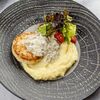 Котлета из индейки с картофельным пюре и рагу из грибов в Kumpan по цене 710
