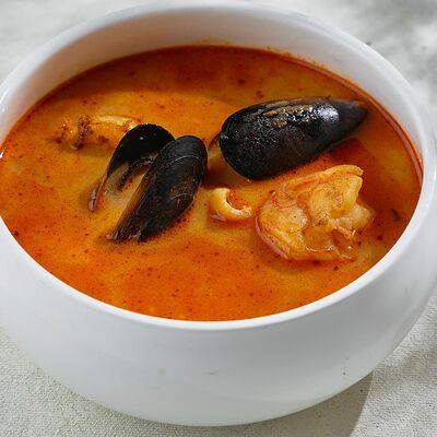 Том ям с морепродуктами в Come Mode Cafe по цене 1190 ₽