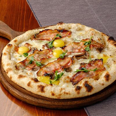 Пицца Трюфельная с Панчеттойв Casa Mia по цене 825 ₽