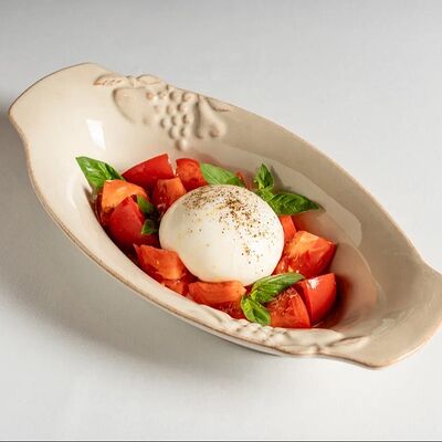 Фермерская буррата, узбекские томаты в ROMO по цене 1120 ₽