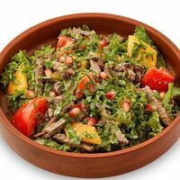 Грузинской салат с говядиной в Старик Хинкалыч